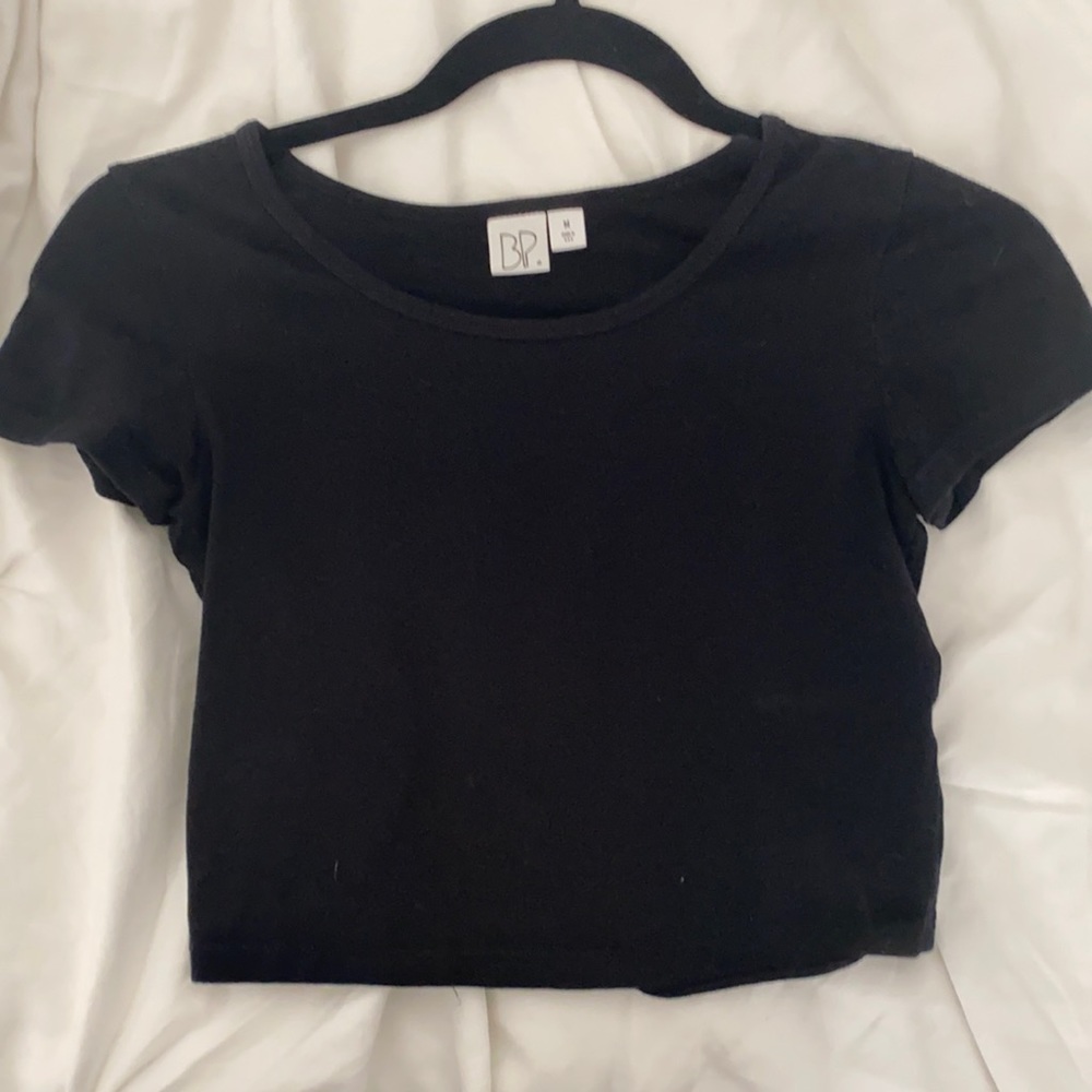 plain black cropped tshirt